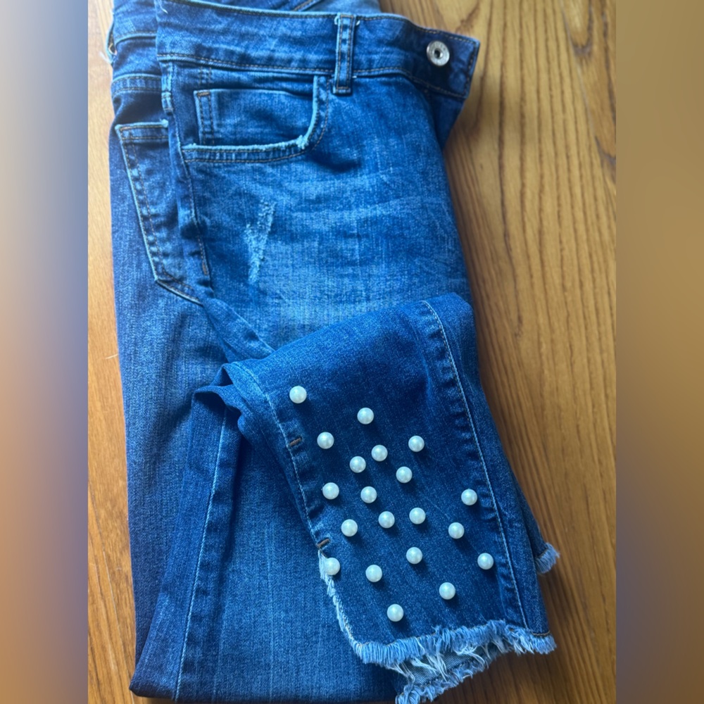 Zara Blue Cropped Jeans with Pearl Details